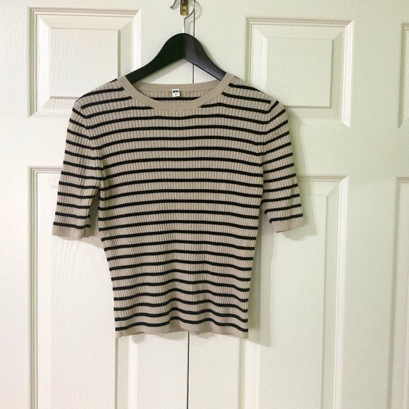 Uniqlo 100% wool T-shirt, size m, cream and black - Picture 1 of 3